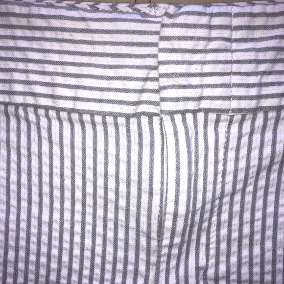 ⚡️5/$15⚡️ Tommy Hilfiger | White/Gray Striped Shorts | 6 - Picture 3 of 8
